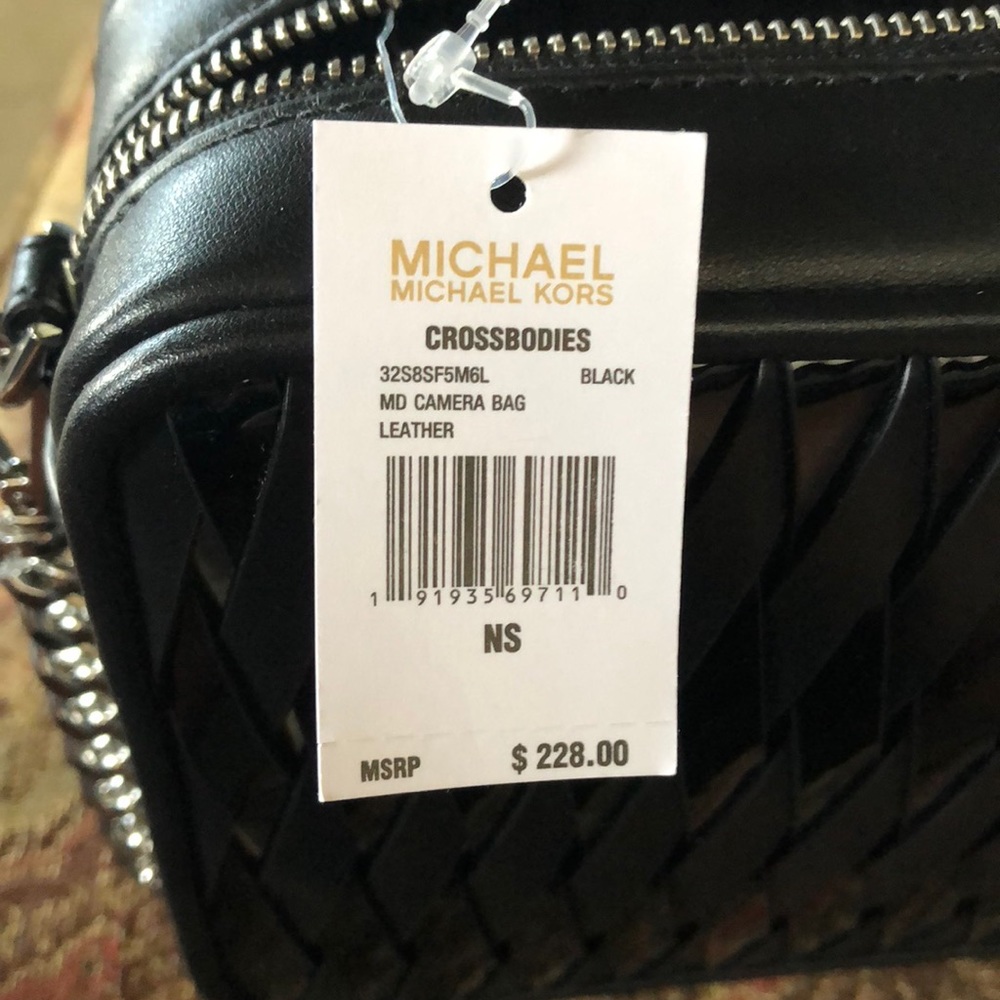 SOLD!  NWT! $228 MK Ginny Blk Camera Bag Will be removed - Picture 4 of 8